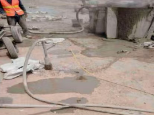 和平水泥混凝土路面板底注浆技术 路面脱空注浆整治方案